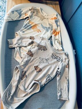 H&M 6M Baby Onesies / Bodysuits - 2 Pack
